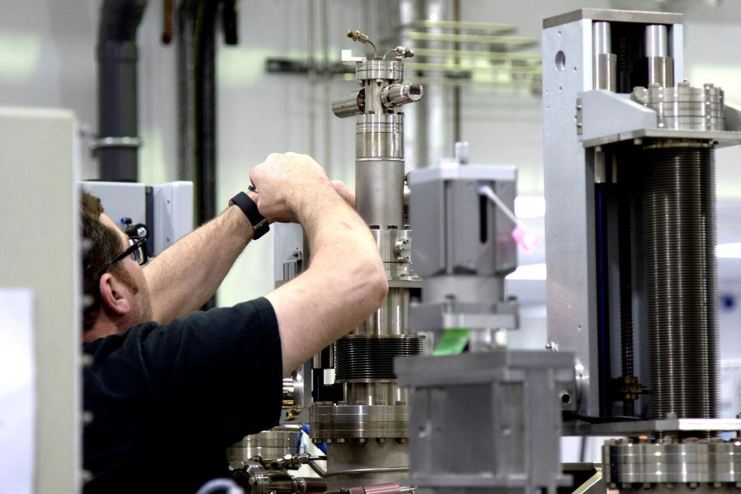 sectors-pharmaceutical-assembly-work-with-us