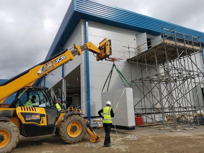 Catalent-equipment-move-pharma-lift-platform-swindon