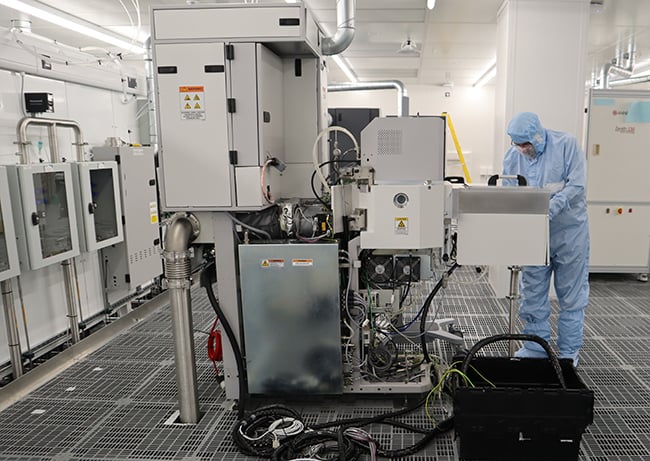Equipment_Installation_In_Cleanroom