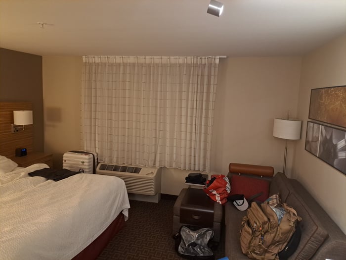 Hotel_Room